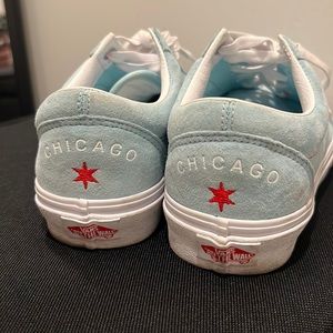 Vans “off the wall” , unisex, women size 8